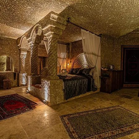 Zuemruetue Anka Cave * Urgup