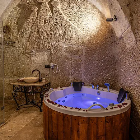 Zümrütü Anka Cave Hotel