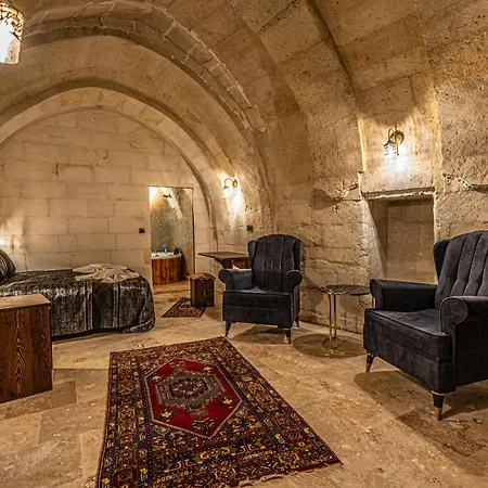 Zuemruetue Anka Cave Urgup