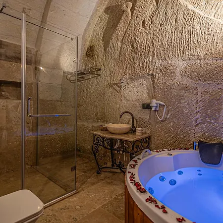 Hotel Zümrütü Anka Cave *