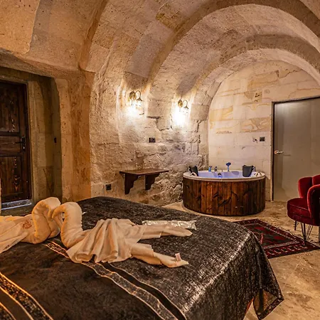 Zuemruetue Anka Cave *