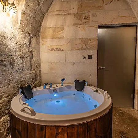Zuemruetue Anka Cave Urgup