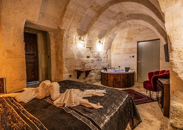 Zuemruetue Anka Cave *