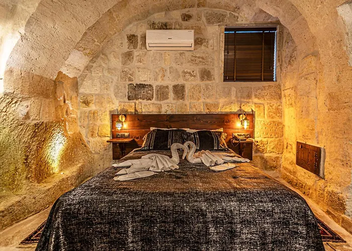 Zuemruetue Anka Cave * Ürgüp