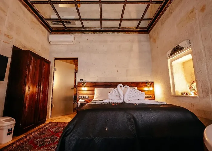 Zuemruetue Anka Cave * Ürgüp