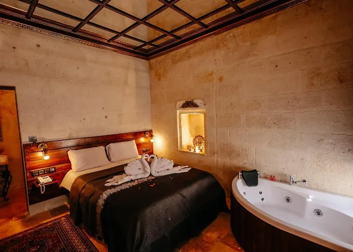 Zuemruetue Anka Cave *