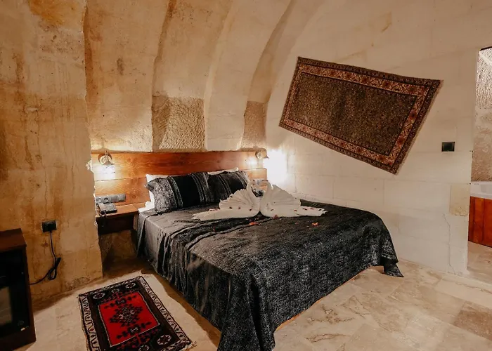 Zuemruetue Anka Cave * Ürgüp